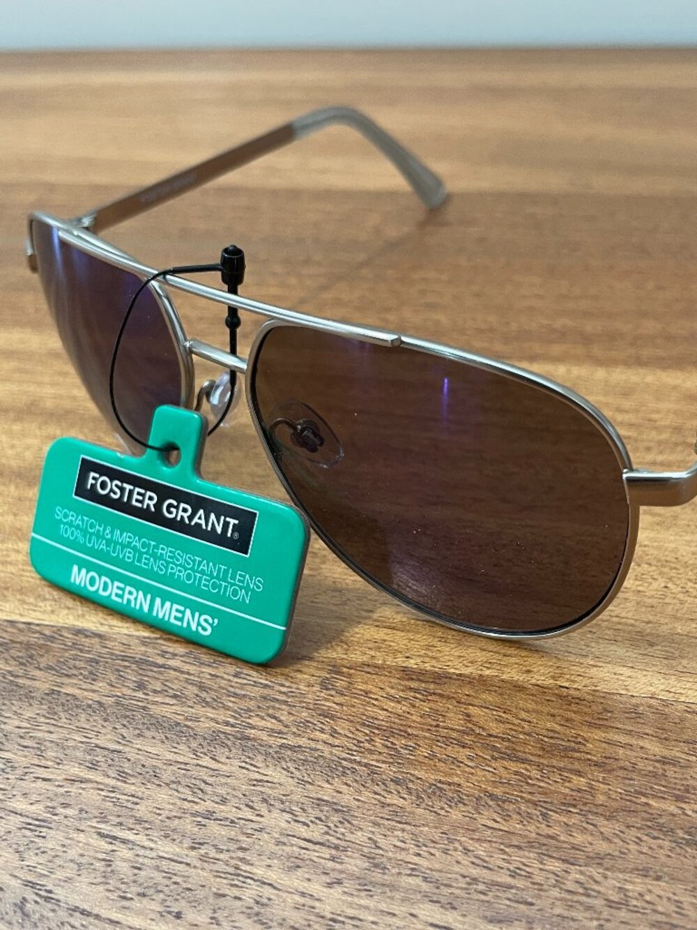 NWT Foster Grant Modern Men's Silver Aviator Sunglasses, Summer travel, beach - Picture 2 of 14